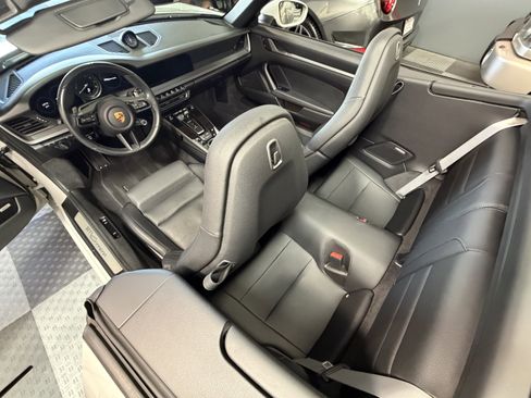 Used 2022 Porsche 911 Carrera image 23