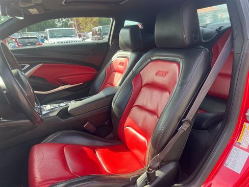 Used 2017 Chevrolet Camaro SS RWD image 6
