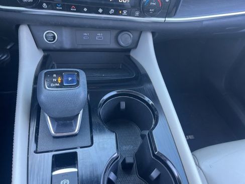 Used 2021 Nissan Rogue SL w/ Premium Package image 19