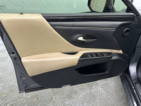 Used 2019 Lexus ES 350 image 11