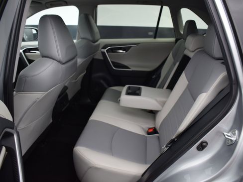 Used 2020 Toyota RAV4 Limited w/ Carpet Mat Package image 13