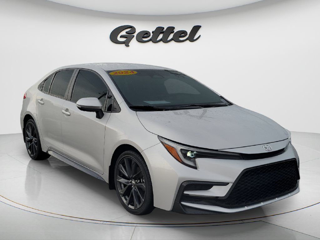 Used 2024 Toyota Corolla SE FWD image 3