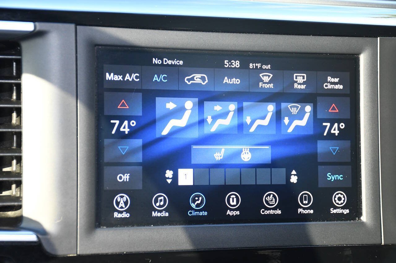Used 2020 Chrysler Pacifica Touring-L w/ S Appearance Package FWD image 39