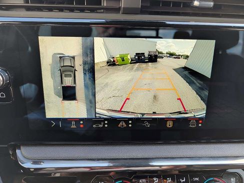 Used 2024 GMC Sierra 1500 AT4 w/ AT4 Preferred Package image 12