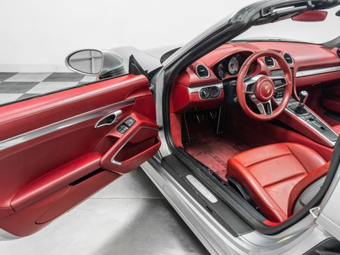 Used 2018 Porsche 718 Boxster S RWD image 20