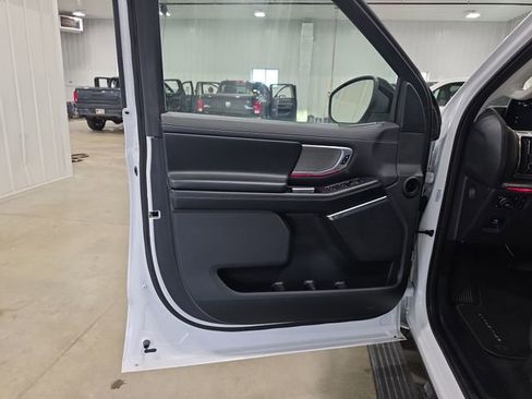 Used 2025 Ford Expedition Max Platinum AWD/4WD image 23