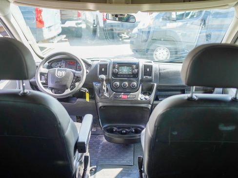 Used 2016 RAM ProMaster 2500 w/ Premium Appearance Group FWD image 3