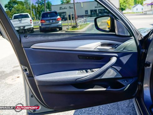 Used 2018 BMW M550i xDrive w/ Driving Assistance Package AWD/4WD image 17