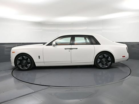 New 2027 Rolls-Royce Phantom Sedan RWD image 2