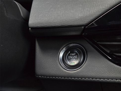 Used 2025 Buick Enclave Preferred FWD image 23