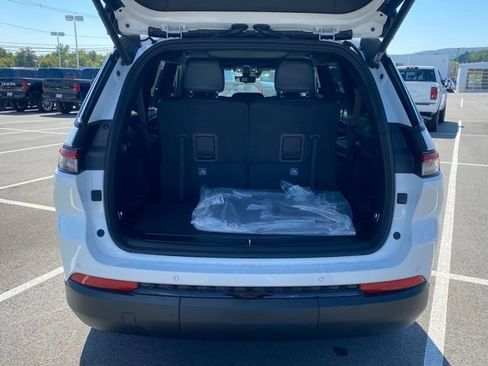 New 2025 Jeep Grand Cherokee L Limited w/ Luxury Tech Group II image 6