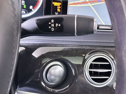 Used 2017 Mercedes-Benz S 550 Sedan image 40