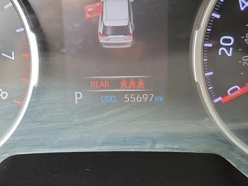 Used 2019 Toyota RAV4 LE FWD image 11