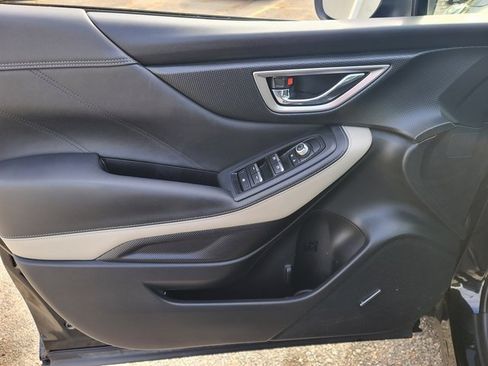 Used 2022 Subaru Forester Limited image 10