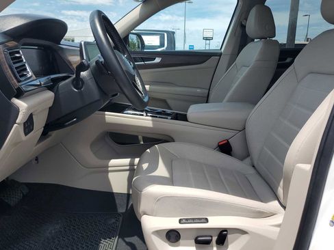 Used 2025 Volkswagen Atlas SEL AWD/4WD image 15
