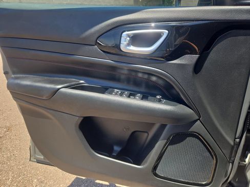 Used 2023 Jeep Compass Trailhawk AWD/4WD image 25