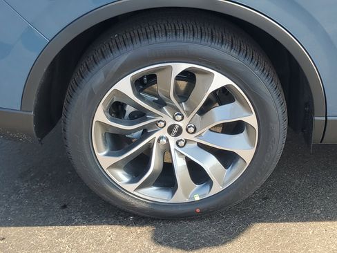 New 2026 Lincoln Aviator AWD image 5