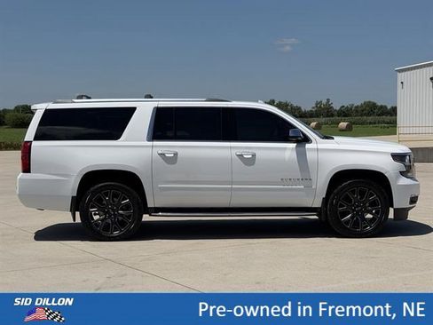Used 2020 Chevrolet Suburban Premier w/ Max Trailering Package AWD/4WD image 3