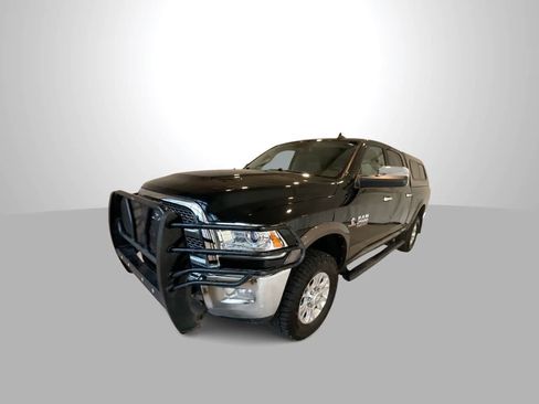 Used 2018 RAM 2500 Laramie w/ Convenience Group AWD/4WD image 4