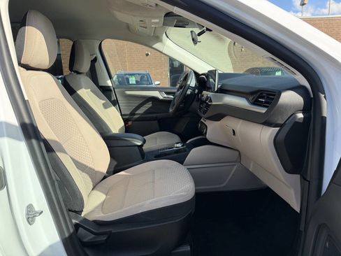 Used 2021 Ford Escape SE image 20