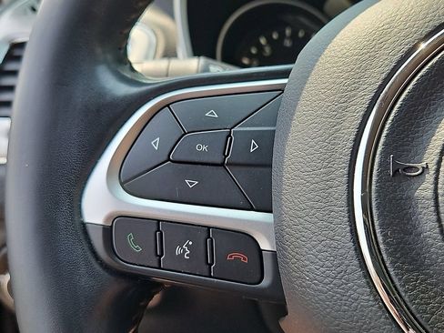 Used 2020 Jeep Compass Latitude AWD/4WD image 22