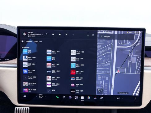Used 2022 Tesla Model S AWD/4WD image 25