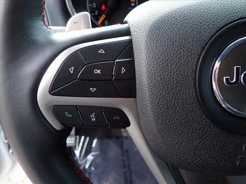 Used 2018 Jeep Grand Cherokee Trailhawk AWD/4WD image 16
