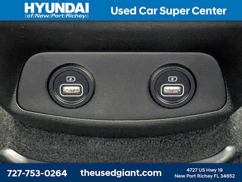 Used 2023 Hyundai Santa Fe SEL FWD image 17