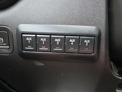 Used 2022 GMC Sierra 2500 SLE w/ SLE Value Package; AWD/4WD image 26