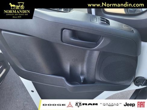 Used 2025 RAM ProMaster 2500 w/ U-Haul Equipment Group FWD image 15