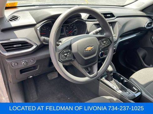 Used 2023 Chevrolet TrailBlazer LT FWD image 7