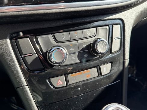 Used 2022 Buick Encore Preferred w/ Safety Package image 37