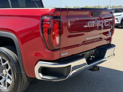New 2026 GMC Sierra 1500 SLT image 18