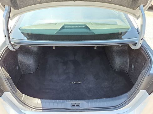Used 2025 Nissan Altima 2.5 SV FWD image 27
