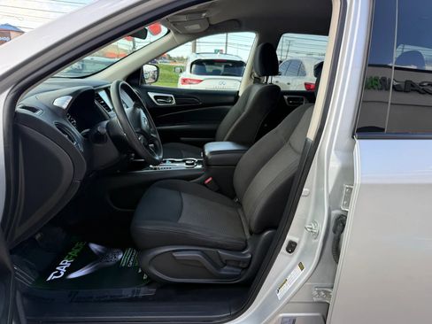 Used 2019 Nissan Pathfinder S AWD/4WD image 16