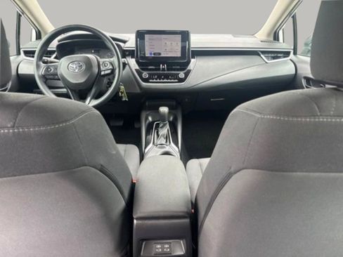 Used 2025 Toyota Corolla LE FWD image 30