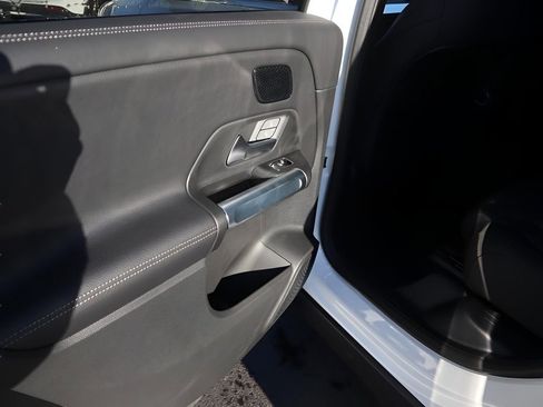 New 2026 Mercedes-Benz GLB 250 4MATIC image 20