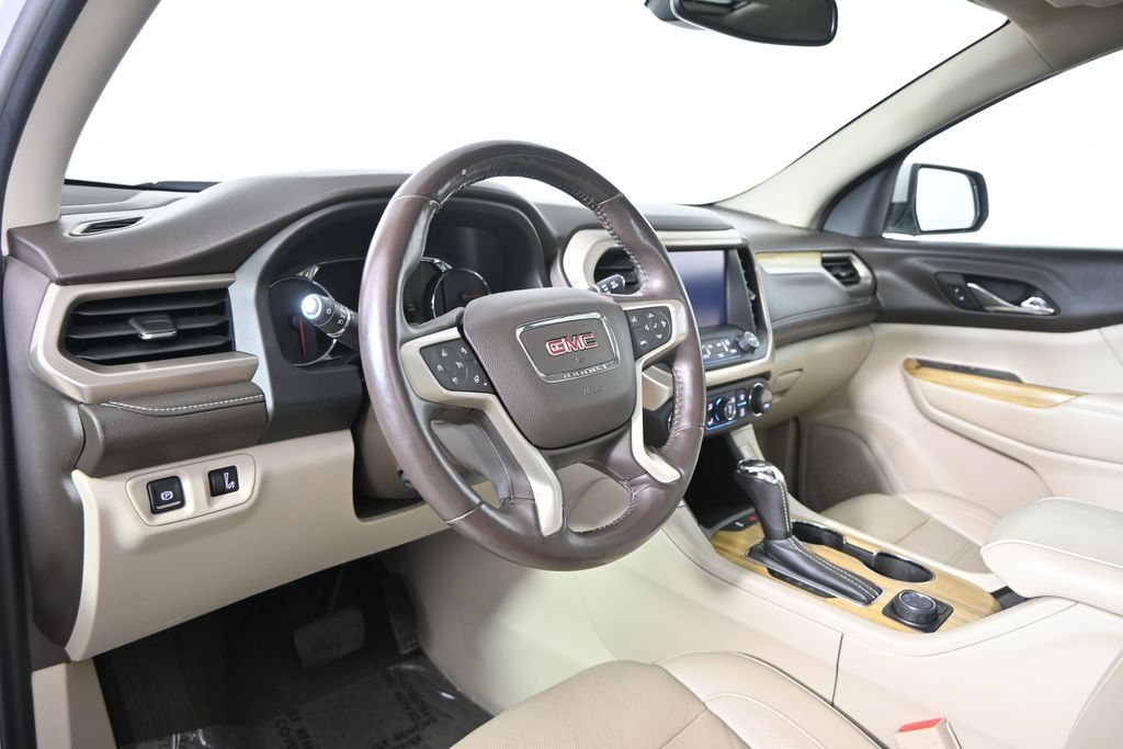 Used 2018 GMC Acadia Denali w/ Technology Package AWD/4WD image 24