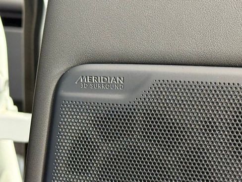 New 2025 Land Rover Range Rover SE image 38