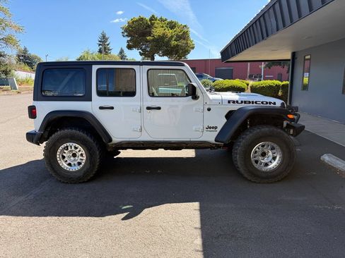 Used 2019 Jeep Wrangler Unlimited Rubicon AWD/4WD image 3