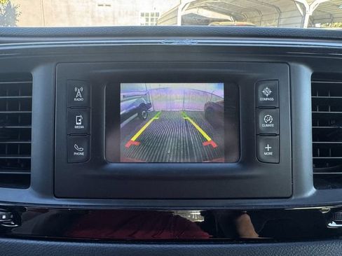 Used 2017 Chrysler Pacifica Touring-L FWD image 23