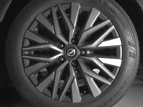 Used 2025 Nissan Altima 2.5 SV image 14