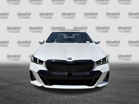 New 2027 BMW 530i RWD image 3
