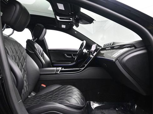 Used 2022 Mercedes-Benz S 580 4MATIC Sedan w/ AMG Line Package image 23