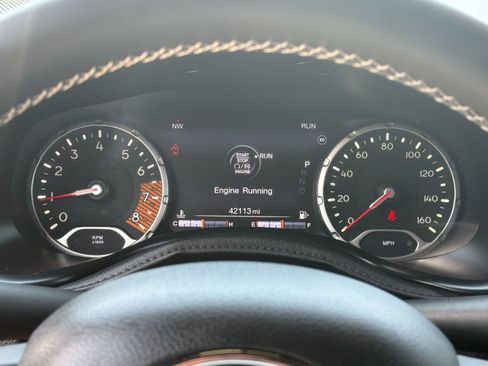 Used 2021 Jeep Renegade Latitude FWD image 18