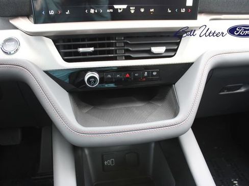 New 2026 Ford Explorer Active RWD image 13