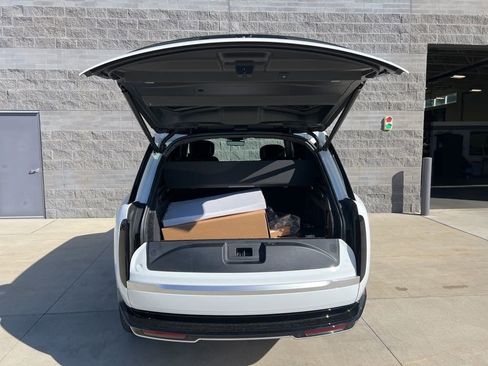 New 2025 Land Rover Range Rover Autobiography AWD/4WD image 9