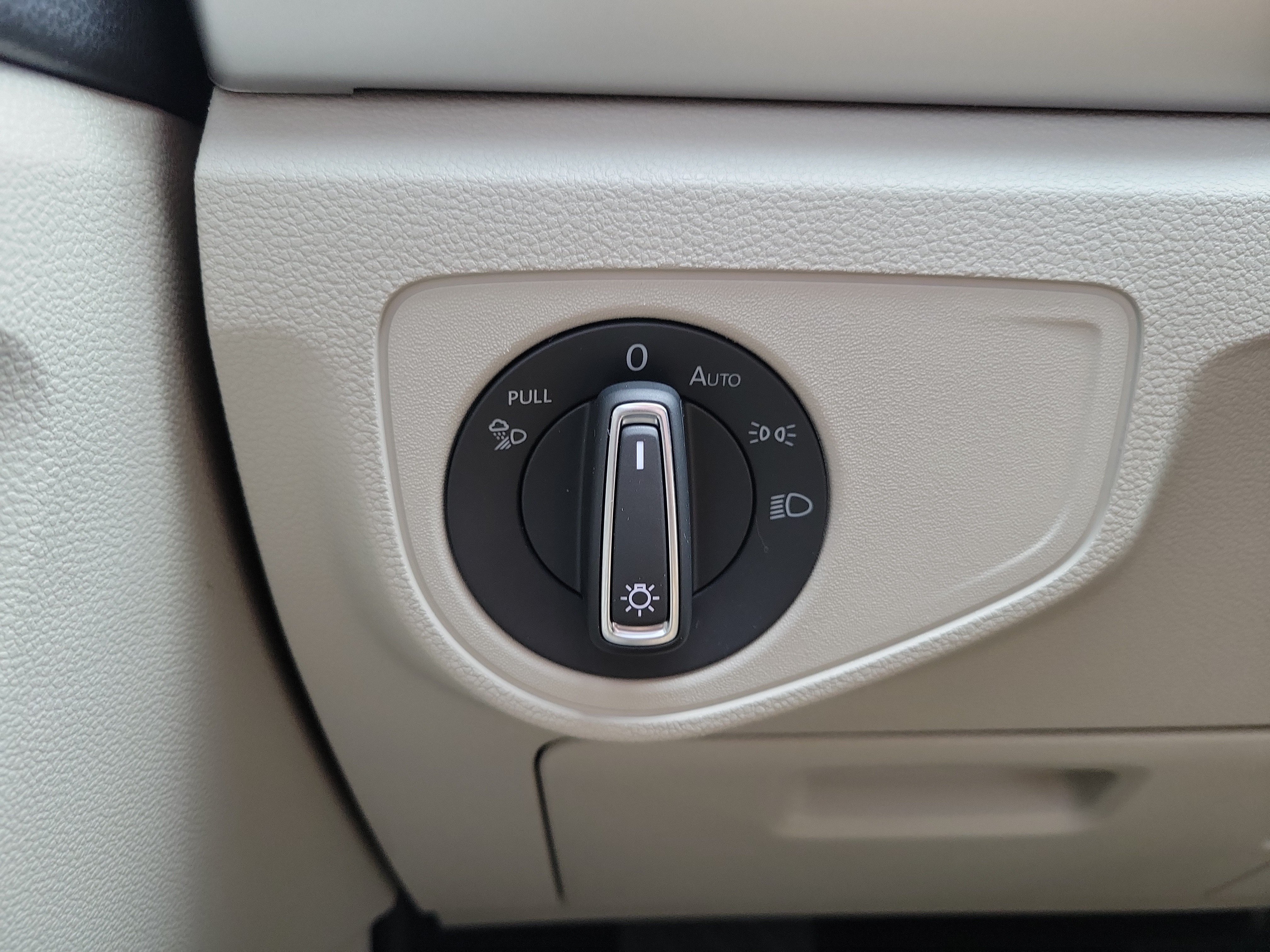 Used 2022 Volkswagen Atlas SE FWD image 25