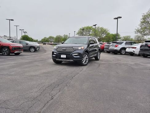 Used 2023 Ford Explorer Limited AWD/4WD image 2