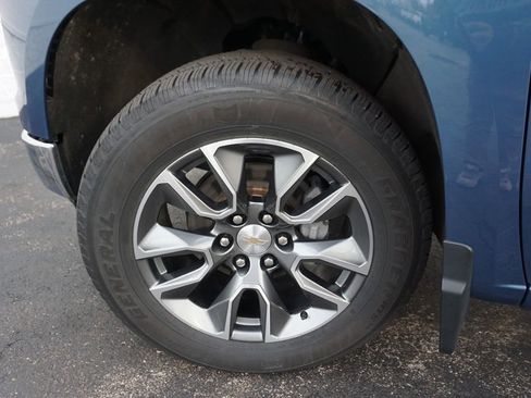 Used 2024 Chevrolet Silverado 1500 LT image 29